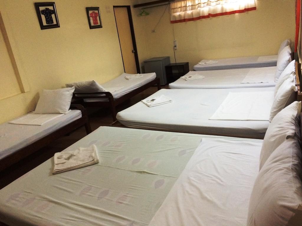 プエルト・プリンセサ イザベル マンション Bed & Breakfast エクステリア 写真