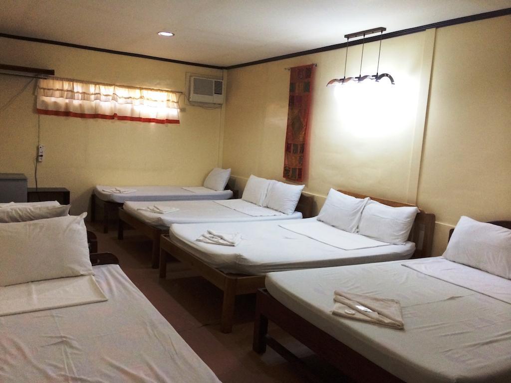 プエルト・プリンセサ イザベル マンション Bed & Breakfast エクステリア 写真