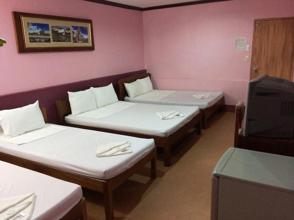 プエルト・プリンセサ イザベル マンション Bed & Breakfast エクステリア 写真